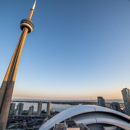 Designer Condo W/ Cn Tower View & Parking Τορόντο Εξωτερικό φωτογραφία